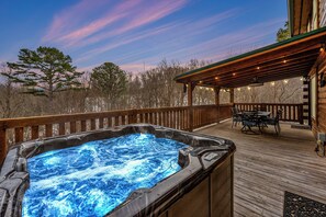 Outdoor dining - Highland Cabin w/ Mountain Views in Chalet Village (Gatlinburg)