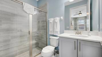House, Multiple Beds, Private Pool | Bathroom