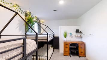 Desk, travel crib, WiFi, bed sheets