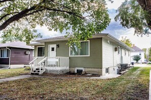 Exterior - Updated 2-Bedroom near NDSU Large Living Area (Fargo)