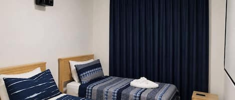 3 slaapkamers, een bureau, een strijkplank/strijkijzer, gratis wifi