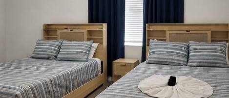 3 bedrooms, desk, iron/ironing board, free WiFi