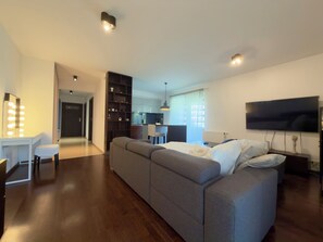 Living area - Wroclavia Spacious Apartment (Wrocław)