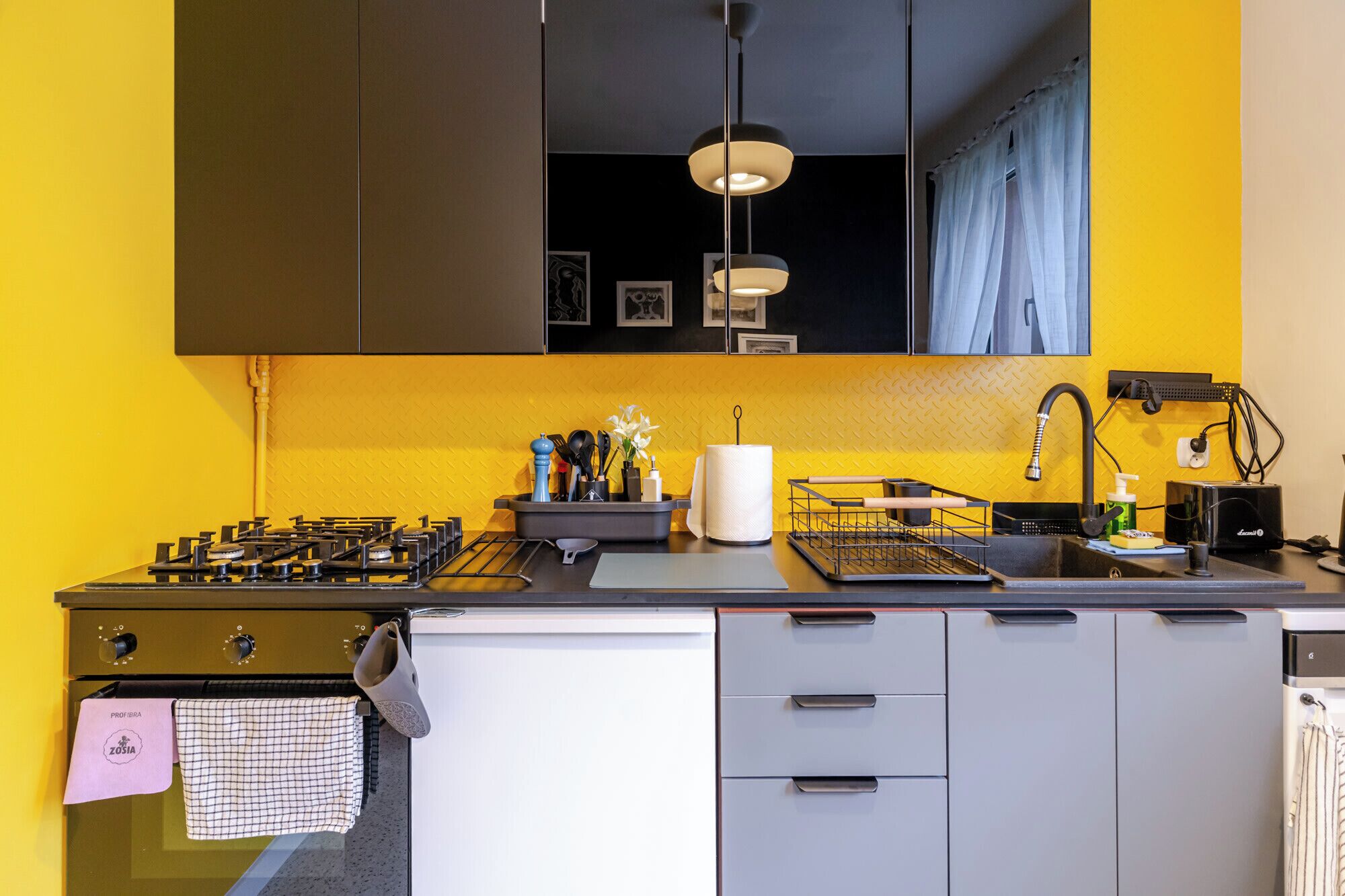 Frigorífic, forn, placa de cuina i rentaplats 