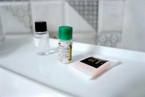 Bathroom amenities - Jungle Nest Retreat Resort (Zirakpur)