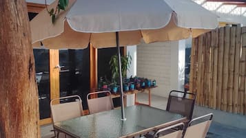 Tempat makan outdoor