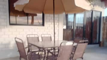 Tempat makan outdoor