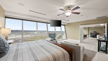 3 bedrooms, iron/ironing board, WiFi (free), bed sheets