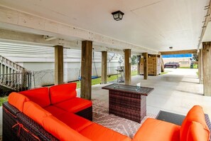 Terrace/patio - Merchants Manor 4 Bed 2 Bath Outdoor Dining Propane BBQ (Galveston)