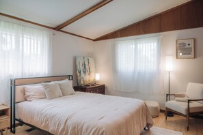 4 Schlafzimmer, Schreibtisch, Bügeleisen/Bügelbrett, kostenloses WLAN