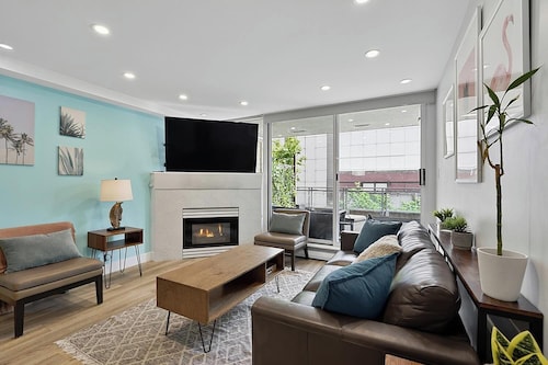 Stylish 2BR + Den & Huge Private Patio | Free Parking | Pet Friendly