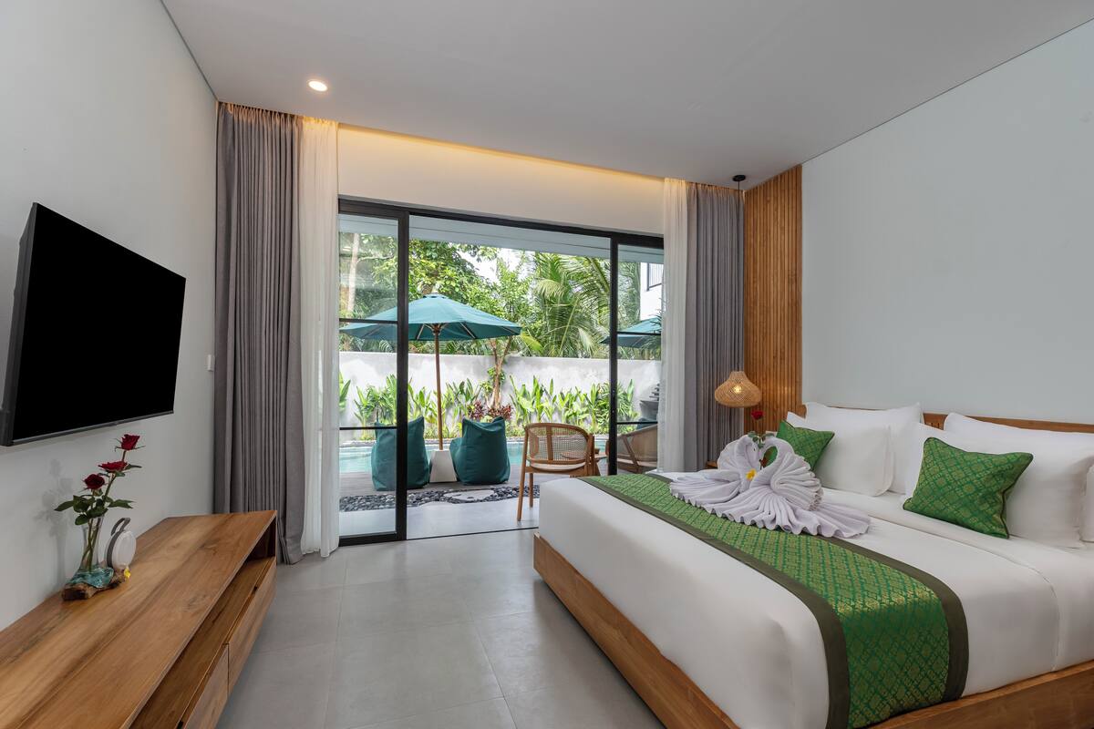 Deluxe Double Room with Pool View | WiFi (free)