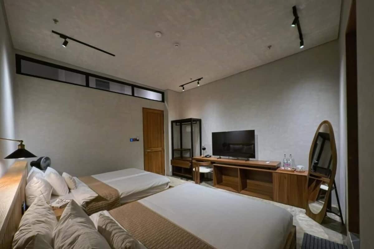 Caja de seguridad en la habitación y cortinas blackout 