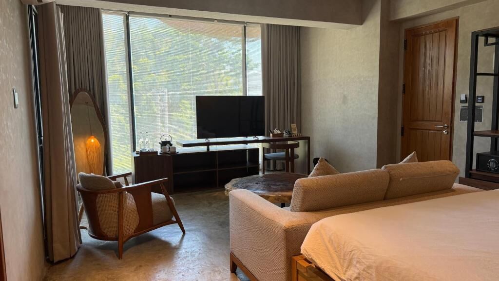 ห้องดีลักซ์สวีท, ระเบียง, วิวภูเขา | ตู้นิรภัยในห้องพัก, ผ้าม่านกันแสง, เตารีด/โต๊ะร ีดผ้า, Wi-Fi ฟรี