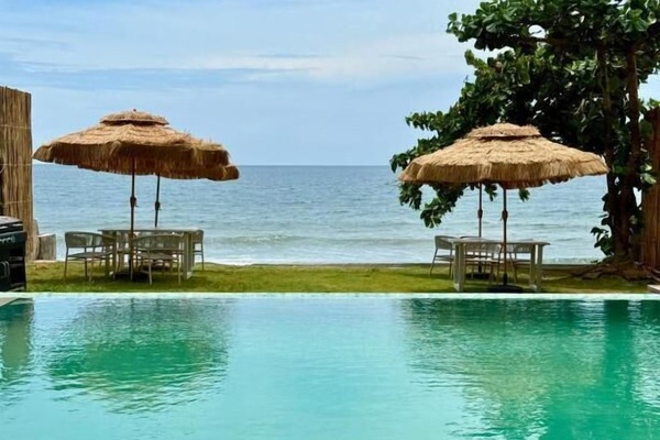 Outdoor pool, sun loungers