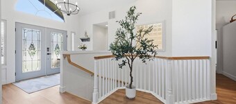 Spacious Foothills Retreat | Sleeps 10 | Horizon Views | Ping Pong | Gym Space | Minutes to Downtown