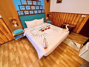 Deluxe Double Room | In-room safe, desk, iron/ironing board (on request), free WiFi - Blue Ocean Hotel Sihanoukville (Sihanoukville)