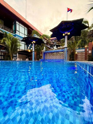 Outdoor pool - Blue Ocean Hotel Sihanoukville (Sihanoukville)