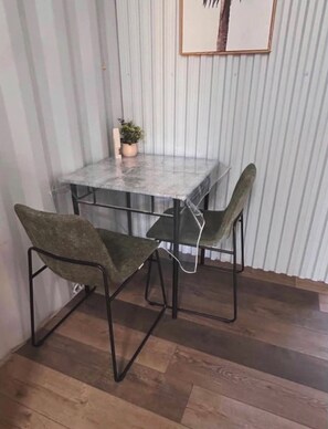 Dining - Outback Container House (Happy Valley)