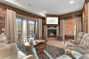 Interior - Resort cabin with Hot Tub, Lazy River, Indoor Pool, Pickleball, Fishing, Trails (Hollister)