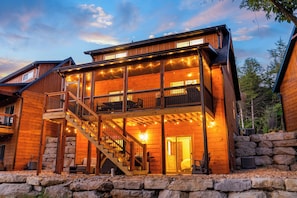 Exterior - Resort cabin with Hot Tub, Lazy River, Indoor Pool, Pickleball, Fishing, Trails (Hollister)
