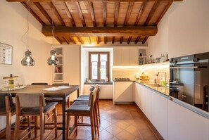 Fridge, oven, dishwasher - Heated Infinity Pool | Restored Farmhouse & Views (Umbertide)