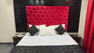 Deluxe Single Room | Desk, laptop workspace, WiFi (free)