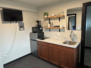 Private kitchen - Micro Efficiency with Full Bathroom Room 34 (Anchor Point)