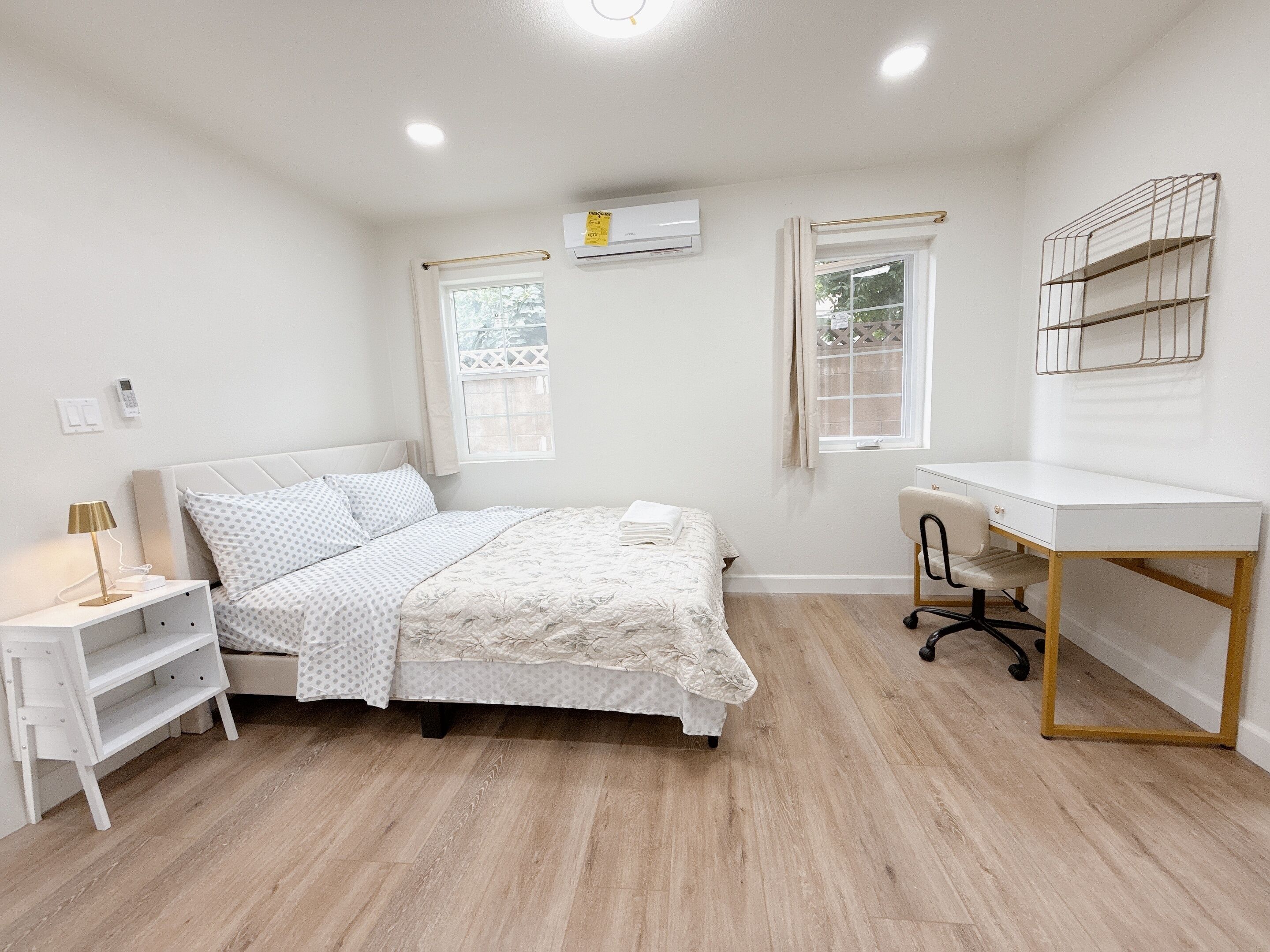 Iron/ironing board, free WiFi, bed sheets, wheelchair access