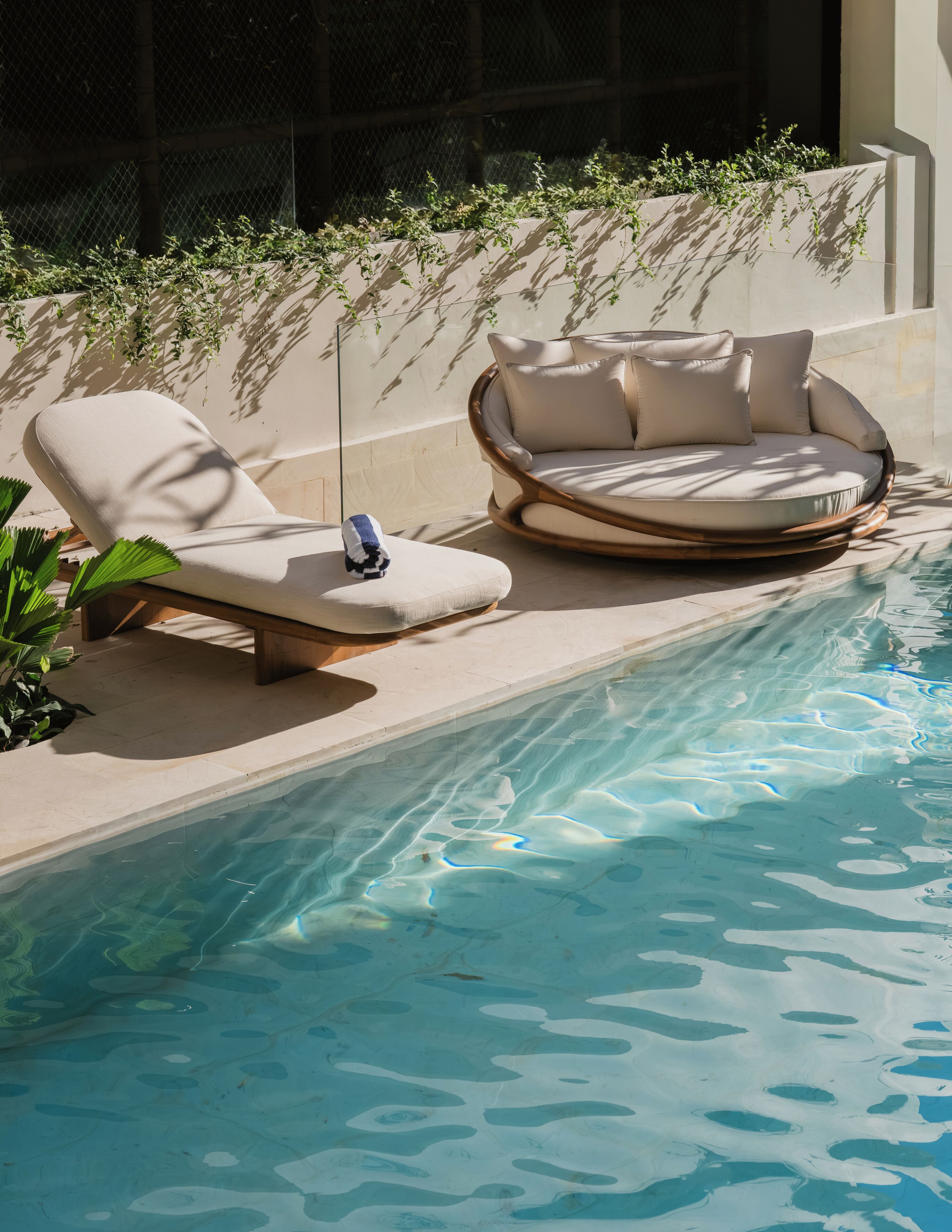 3 piscines extérieures
