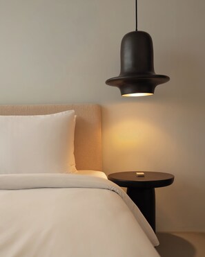 Minibar, tabla de planchar con plancha, wifi gratis y ropa de cama 