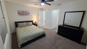 5 habitaciones, tabla de planchar con plancha y wifi gratis