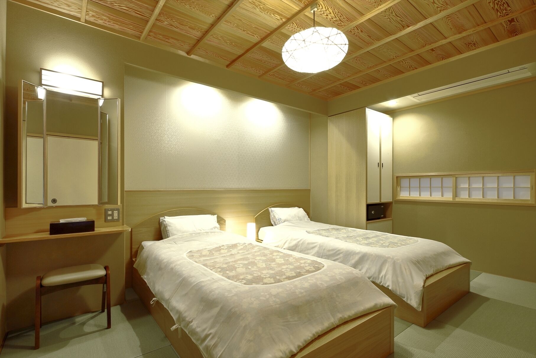Basic Double or Twin Room | In-room safe, iron/ironing board, free WiFi
