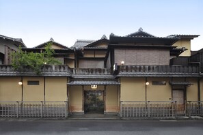 Ngoại thất