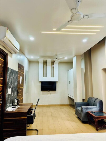 นายาบ โรงแรม ฟิโรซปูร์