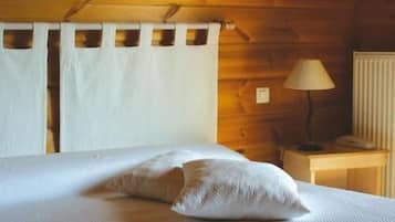 Free WiFi, bed sheets