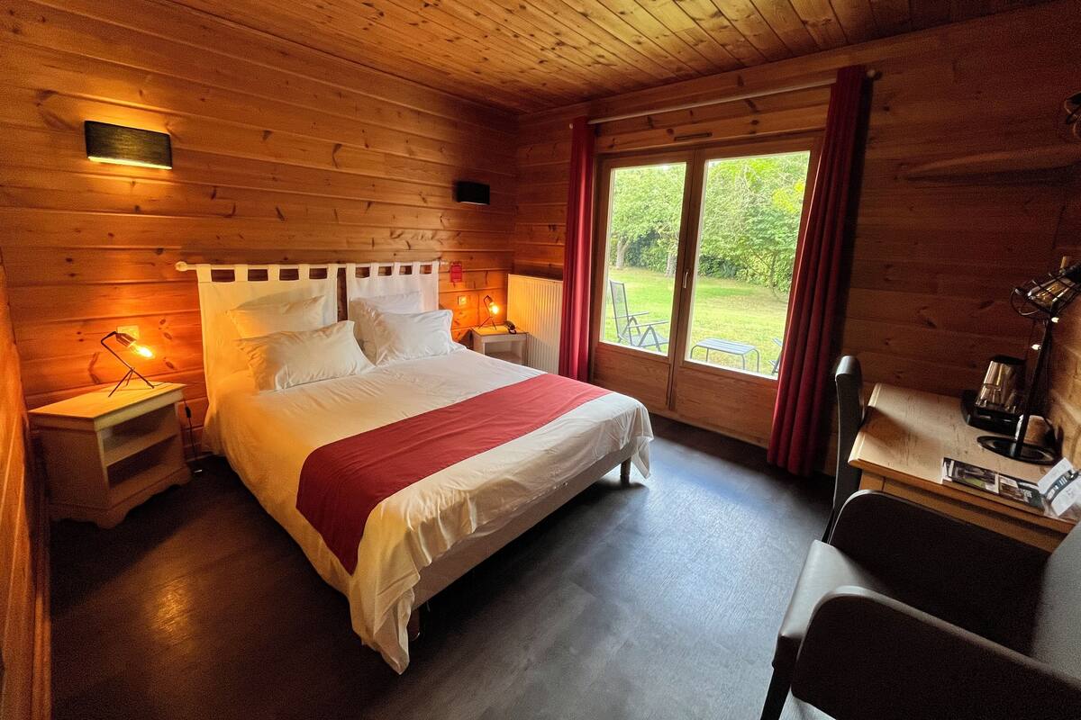 Standard Double Room, Balcony, Garden View | WiFi (free), bed sheets