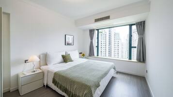 Blackout curtains, free WiFi