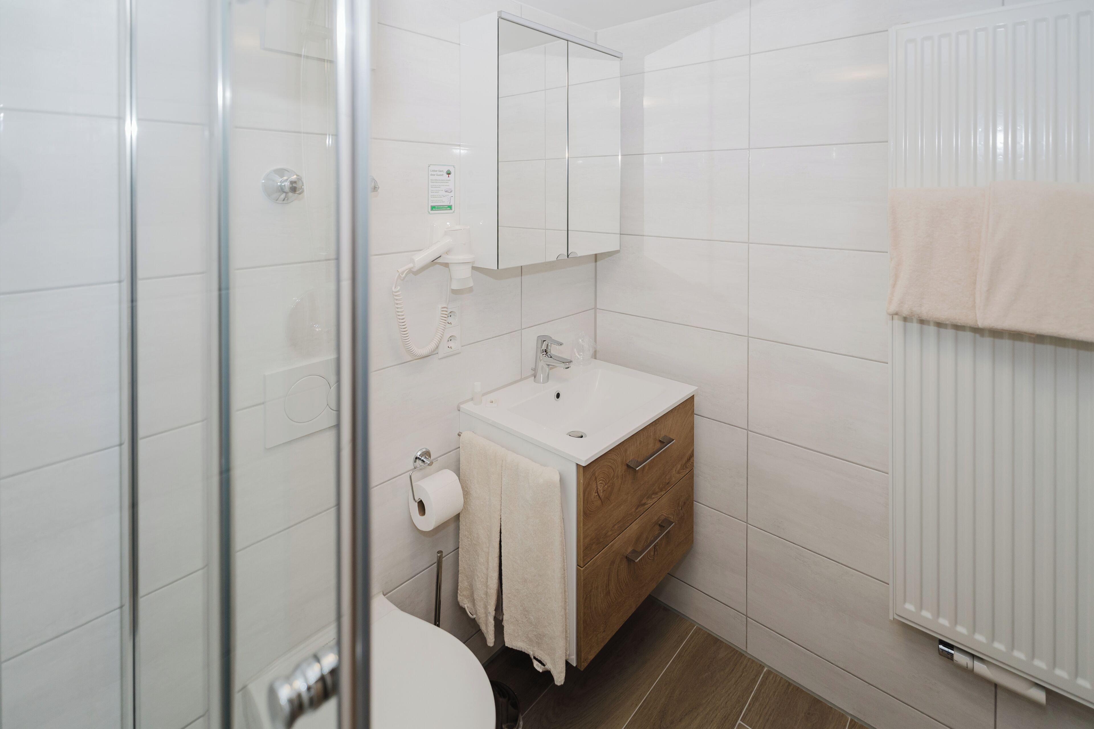 Classic-Apartment, Kochnische | Badezimmer | Dusche, Haartrockner, Handtücher, Seife
