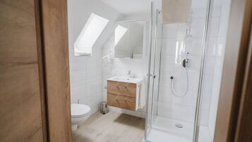 Comfort-Einzelzimmer, Kochnische | Badezimmer | Dusche, Haartrockner, Handtücher, Seife
