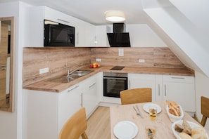Apartamento clásico, cocina básica | Cocina privada