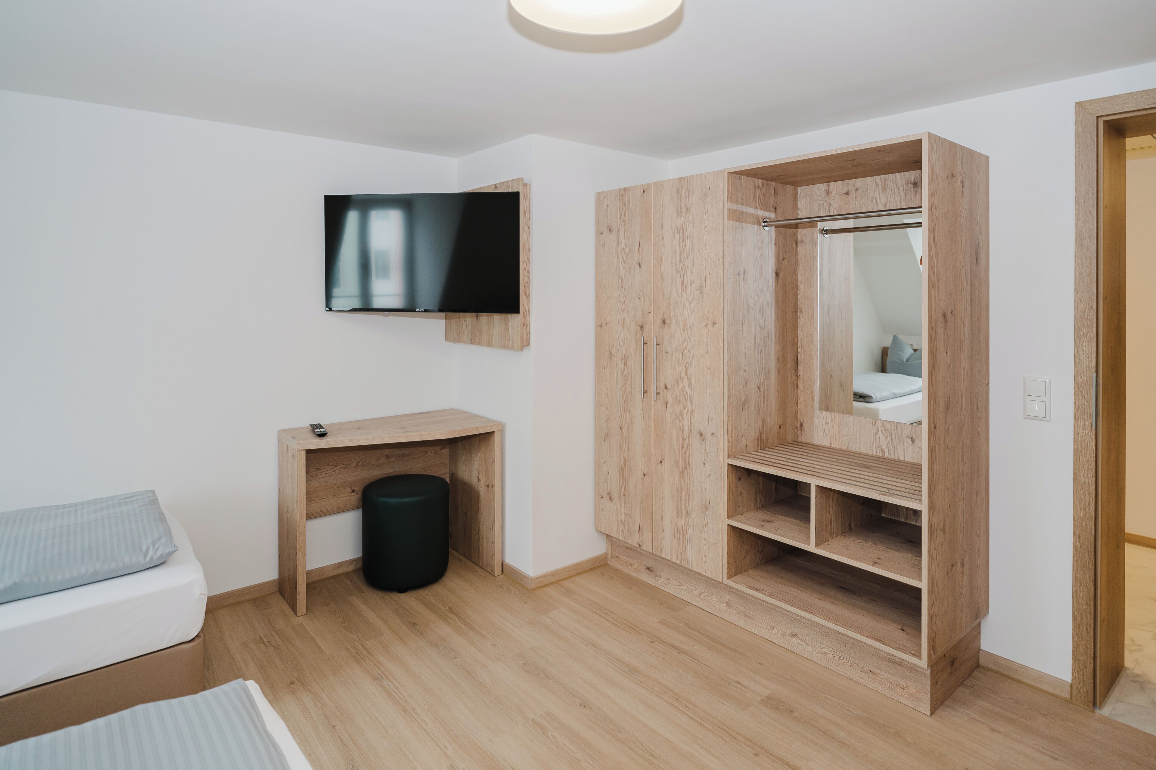 Classic-Doppel- oder -Zweibettzimmer | Laptopgeeigneter Arbeitsplatz, kostenloses WLAN