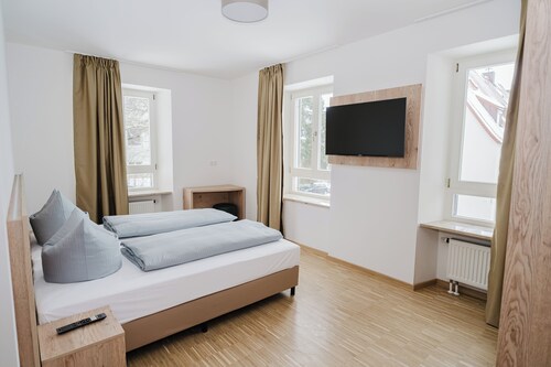 City Hotel