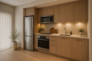 Comfort Apartment | Private kitchen | Fridge, microwave, oven, stovetop - Eastmark Suites (Toronto)