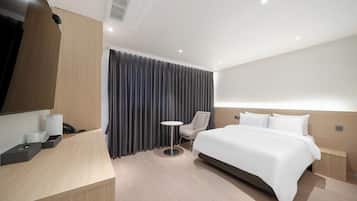 Deluxe Double Room, 1 King Bed, Microwave, City View | Desk, laptop workspace, free WiFi