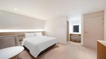 Deluxe Double Room, 1 King Bed, Microwave, City View | Desk, laptop workspace, free WiFi
