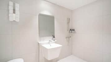 Deluxe Double Room, 1 King Bed, Microwave, City View | Bathroom | Shower, free toiletries, hair dryer, towels