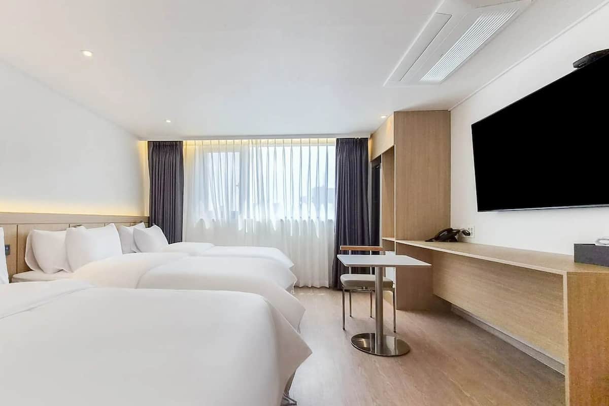 Ropa de cama de alta calidad y escritorio