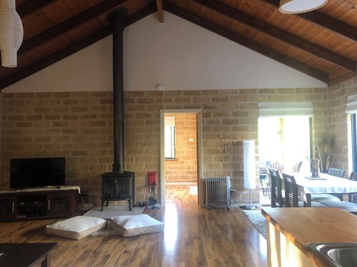 Tranquil View cottage, self contained,beautifully finished, delightful, relaxing