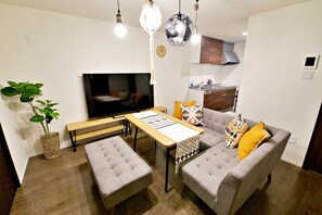 Apartment, Veranda, Stadtblick | Wohnbereich